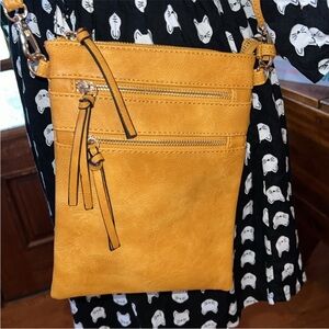 Sleek Tan/Yellow Crossbody Bag - Faux Leather EUC